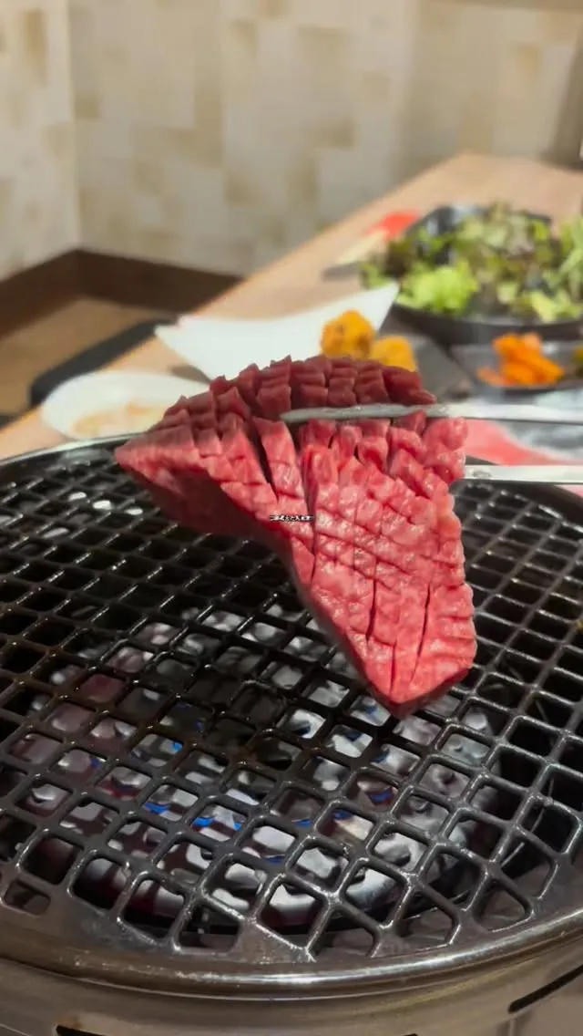 家族で焼肉を楽しむ時間。